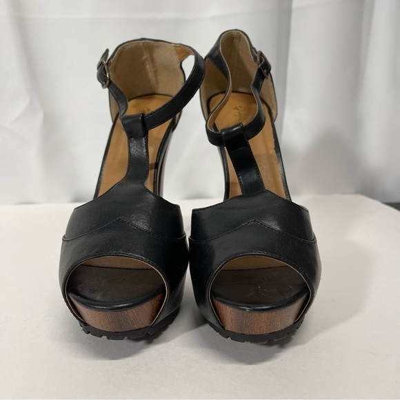 Qupid Women's Black T -Strap Size 7.5 - Picture 2 of 12